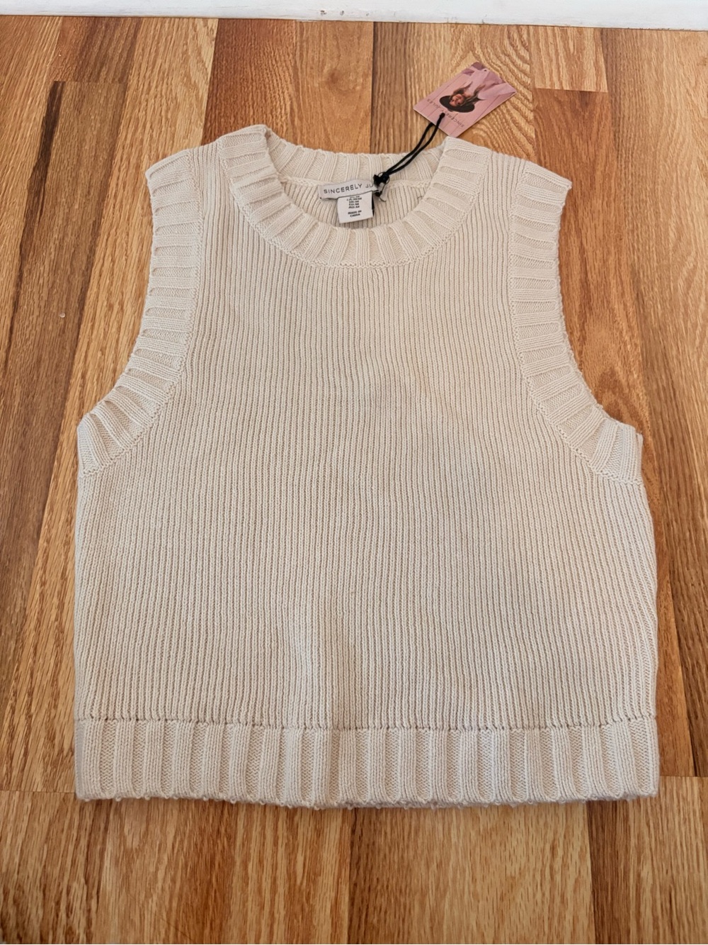Cream Knit Sweater Vest – Size Medium NWT
